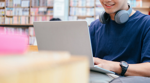 best person to run your facebook and instagram ads