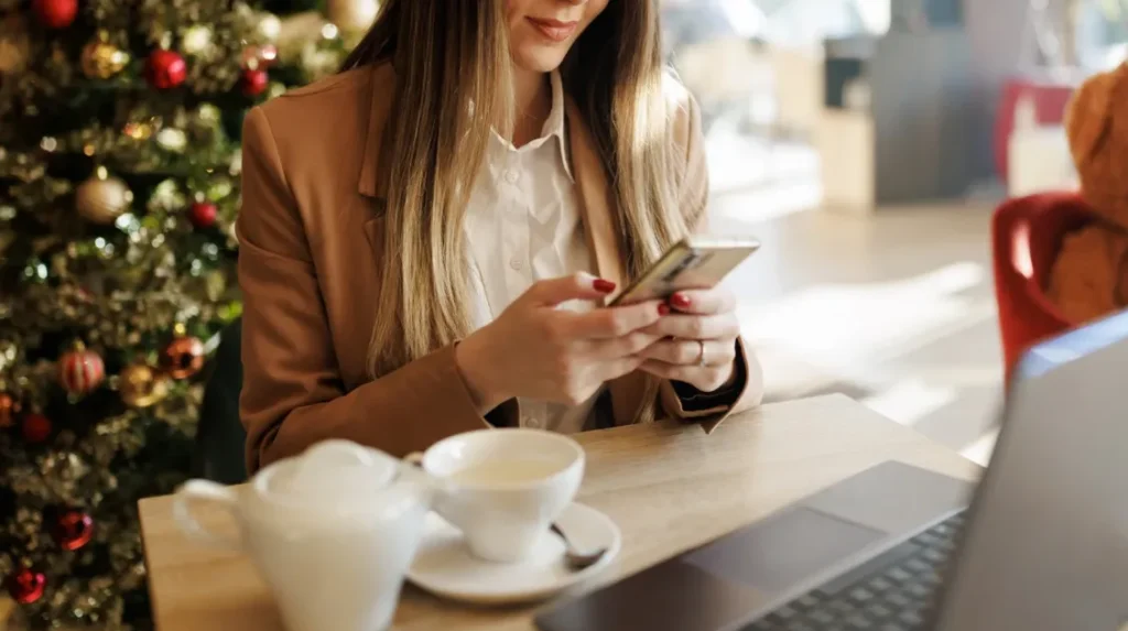 5 Facebook Ad Strategies to Maximise Sales Before the Holidays